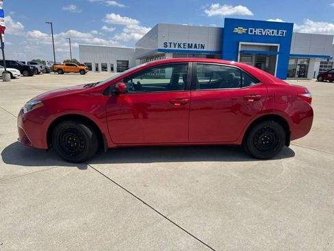 Used 2014 Toyota Corolla LE FWD image 2