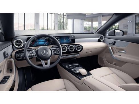 Used 2022 Mercedes-Benz CLA 250 image 3