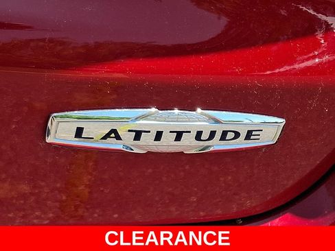 Used 2024 Jeep Compass Latitude AWD/4WD image 30