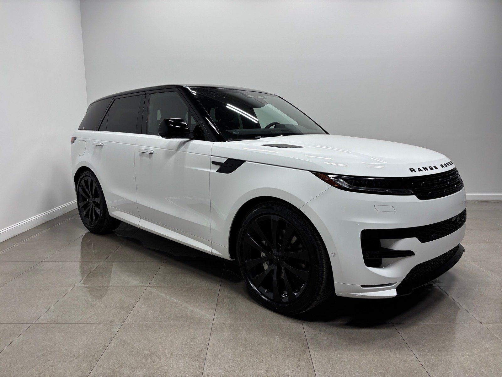 New 2026 Land Rover Range Rover Sport Dynamic SE AWD/4WD image 5