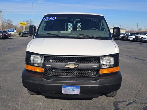 Used 2016 Chevrolet Express 2500 image 3