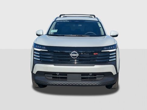 New 2025 Nissan Kicks SR image 9