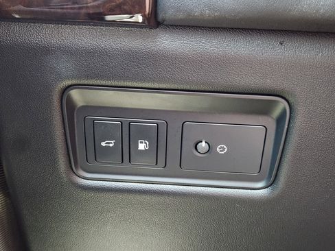 Used 2020 Land Rover Range Rover HSE image 23