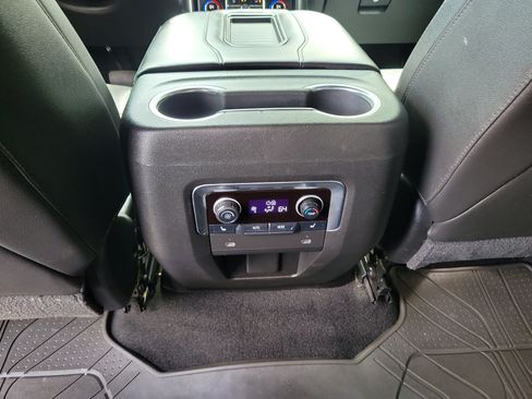 Used 2021 Chevrolet Tahoe LT w/ LT Signature Package AWD/4WD image 14