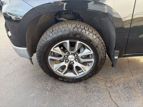 Used 2025 Chevrolet Silverado 1500 LT AWD/4WD image 25