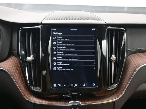 Used 2023 Volvo XC60 B5 Ultimate w/ Protection Package Premier image 16