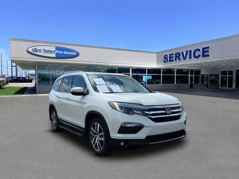 Used 2017 Honda Pilot Elite image 2