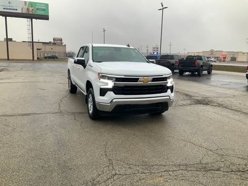 Used 2025 Chevrolet Silverado 1500 LT image 4