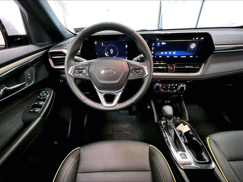 Used 2025 Chevrolet TrailBlazer ACTIV w/ Driver Confidence Package image 5