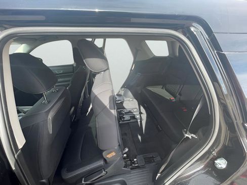 Used 2025 Nissan Pathfinder S FWD image 10