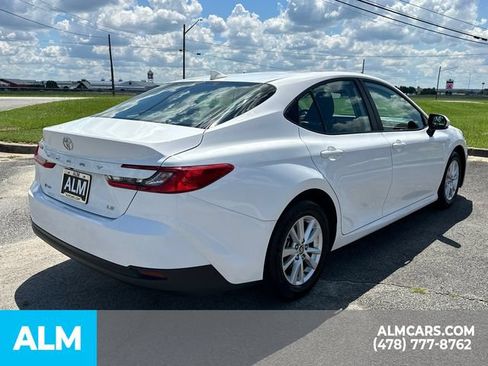 Used 2025 Toyota Camry LE FWD image 5