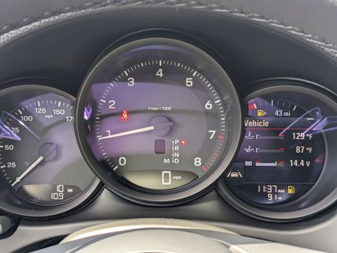 Certified 2025 Porsche Macan AWD/4WD image 17