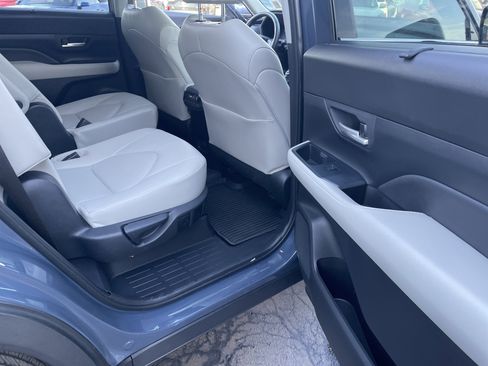 Used 2024 Toyota Grand Highlander XLE image 20