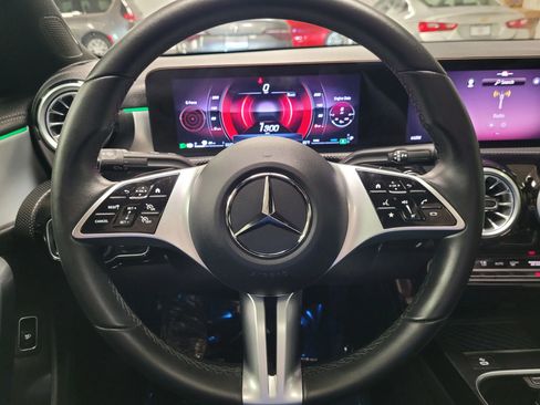 Used 2025 Mercedes-Benz CLA 250 4MATIC image 18