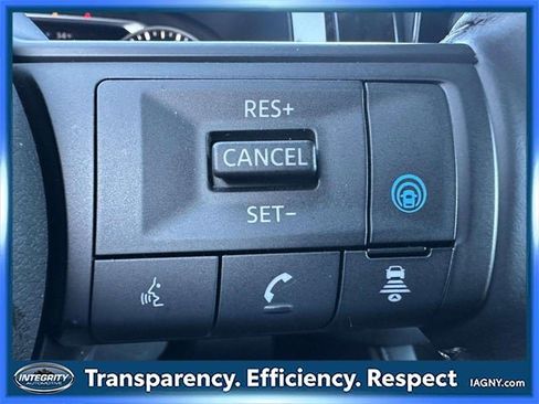 Certified 2024 Nissan Pathfinder SV image 31