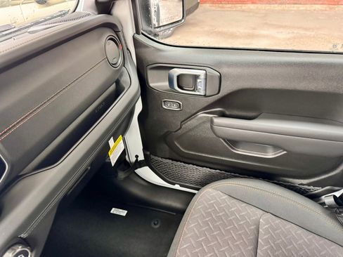 New 2026 Jeep Gladiator Mojave AWD/4WD image 15