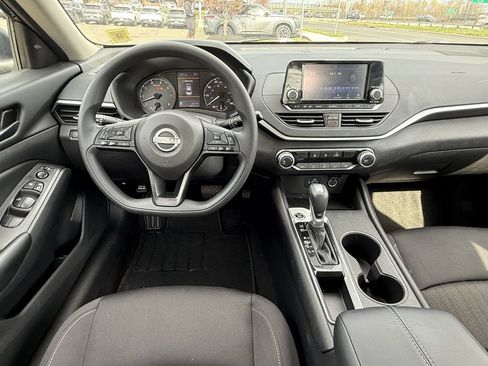 Certified 2024 Nissan Altima 2.5 S FWD image 10