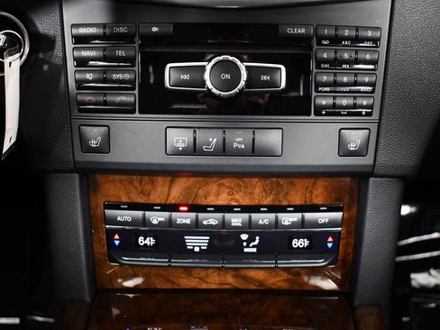 Used 2013 Mercedes-Benz E 350 Sedan image 49