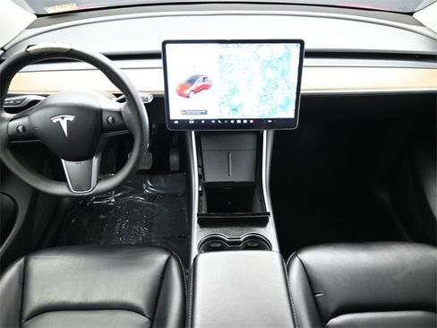 Used 2021 Tesla Model Y Long Range image 18