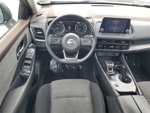Used 2023 Nissan Rogue SV image 15