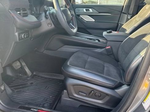 Used 2025 Ford Explorer ST AWD/4WD image 8