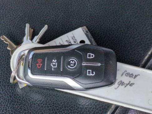 Used 2016 Ford F150 Lariat w/ Equipment Group 502A Luxury image 33