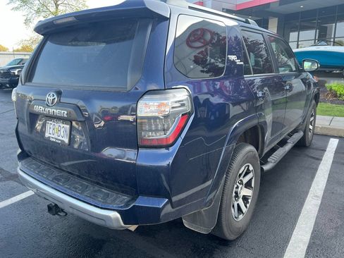 Used 2020 Toyota 4Runner TRD Off-Road Premium AWD/4WD image 6