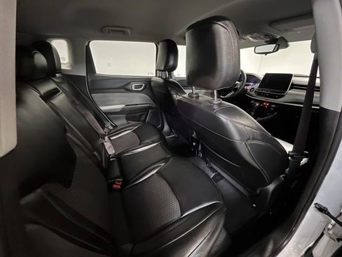 Used 2022 Jeep Compass Latitude image 12