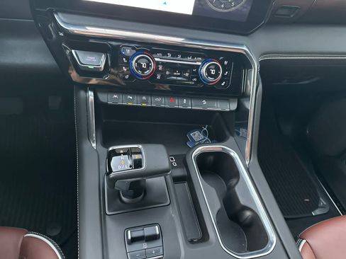 Used 2025 GMC Sierra 1500 Denali Ultimate image 31