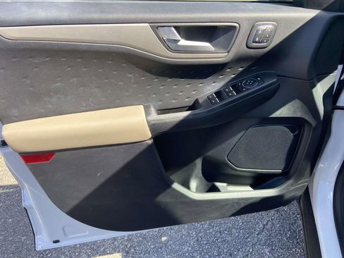 Used 2020 Ford Escape SEL image 13