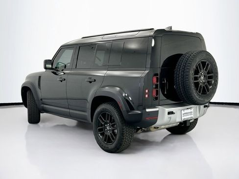 Used 2025 Land Rover Defender 110 S AWD/4WD image 7