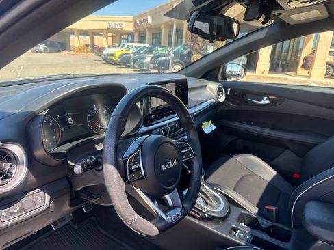 Used 2024 Kia Forte GT-Line w/ GT-Line Premium Package FWD image 11