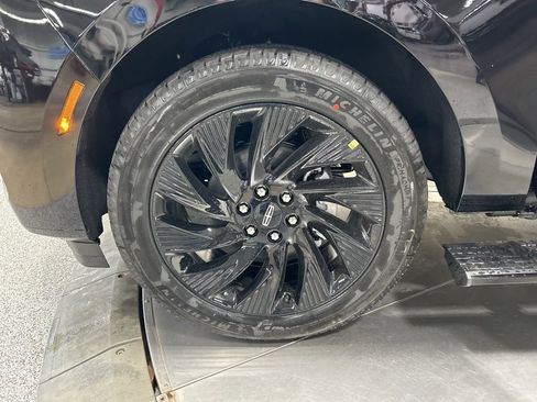 New 2026 Lincoln Navigator Reserve AWD/4WD image 38
