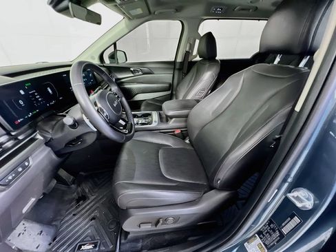 Certified 2025 Kia Carnival SX w/ SX Dark Edition Package FWD image 13