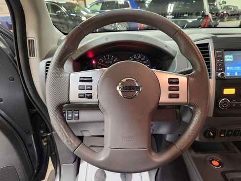 Used 2020 Nissan Frontier SV w/ Midnight Edition Floor Mats image 19