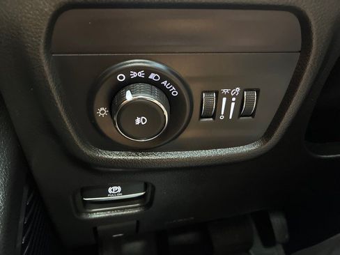 Used 2025 Jeep Grand Cherokee L Summit w/ Advanced Protech Group IV AWD/4WD image 24