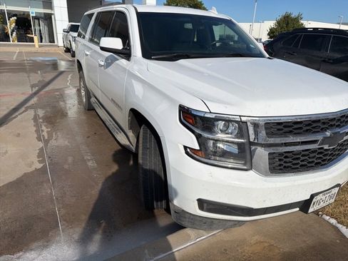 Used 2019 Chevrolet Suburban LS image 3