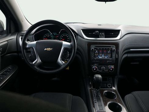 Used 2017 Chevrolet Traverse LT w/ Traveler's Package FWD image 25