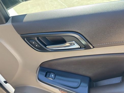 Used 2018 Chevrolet Suburban Premier image 56