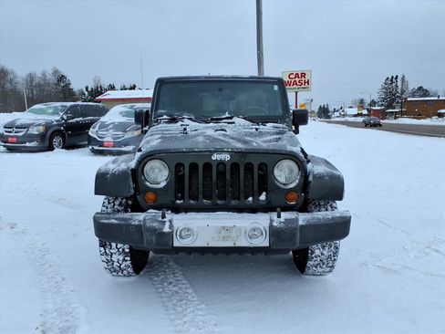 Used 2010 Jeep Wrangler Unlimited Sahara w/ Dual Top Group image 9