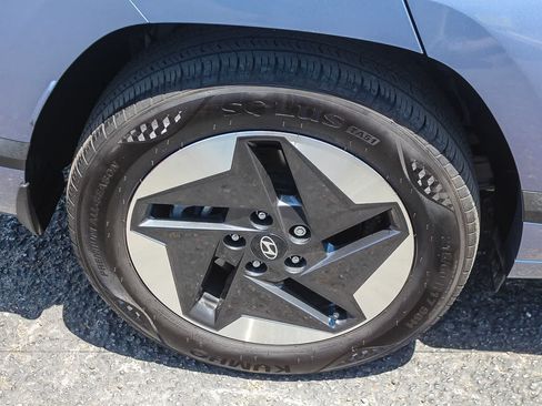 Certified 2024 Hyundai Kona SEL FWD image 11