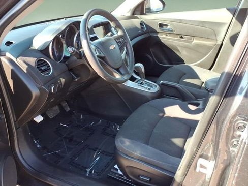 Used 2016 Chevrolet Cruze LT FWD image 11