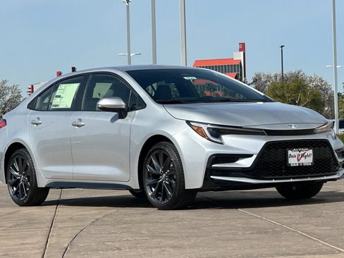 New 2026 Toyota Corolla SE image 2