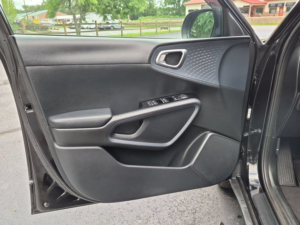 Used 2023 Kia Soul EX FWD image 20
