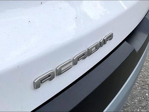 Used 2023 GMC Acadia SLT image 23