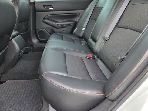 Used 2021 Nissan Altima 2.5 SR w/ SR Premium Package image 11