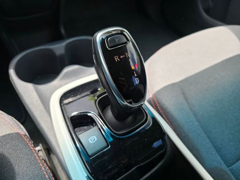Used 2020 Chevrolet Bolt LT FWD image 34