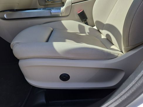 Used 2025 Mercedes-Benz GLB 250 image 17