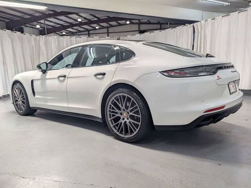 Used 2022 Porsche Panamera 4 Platinum Edition image 4