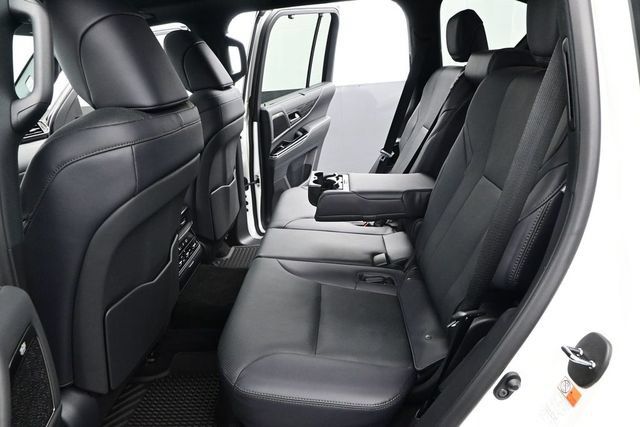 Used 2025 Lexus LX 700h Overtrail AWD/4WD image 13